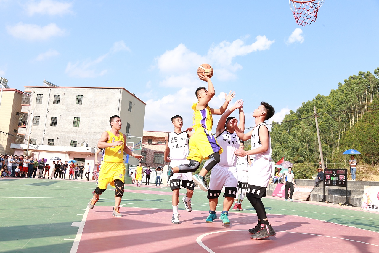 2017赛季中超第7轮在广州越秀山体育场展开角逐